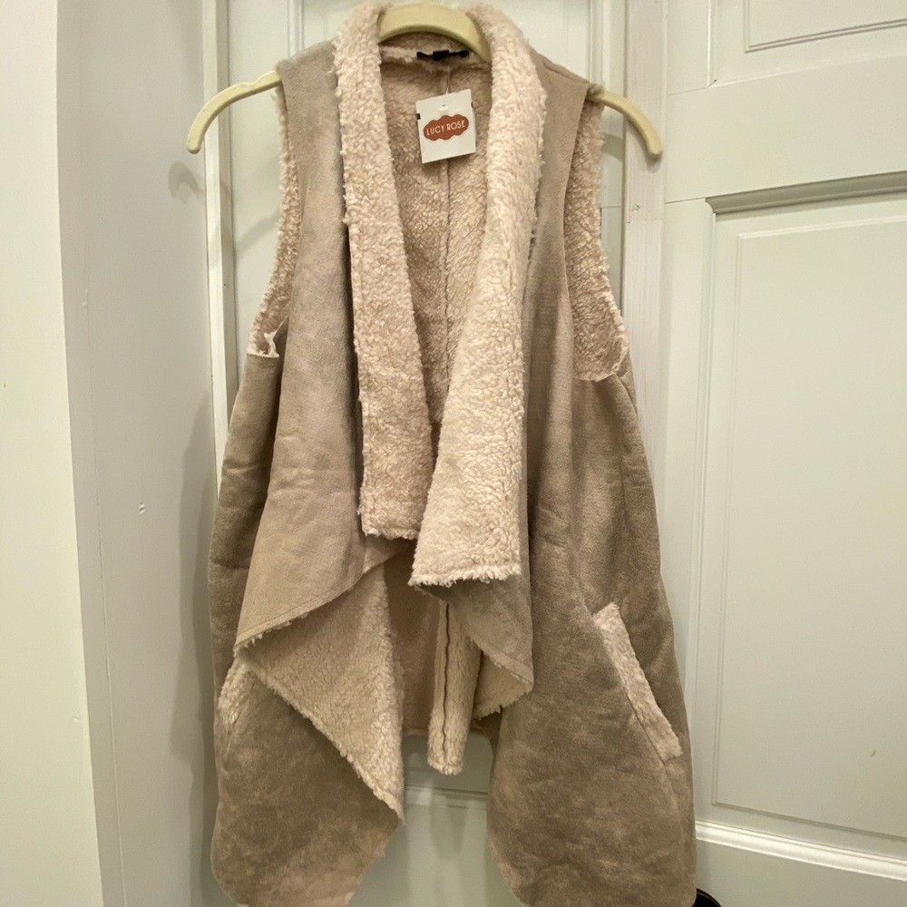 NWT Shearling Vest - Picture 2 of 4